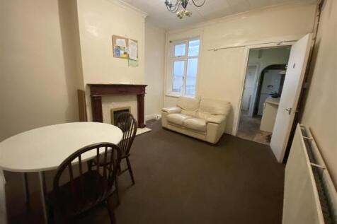 Lounge/ Dining Room