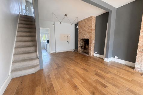 LOUNGE &amp; DINING ROOM