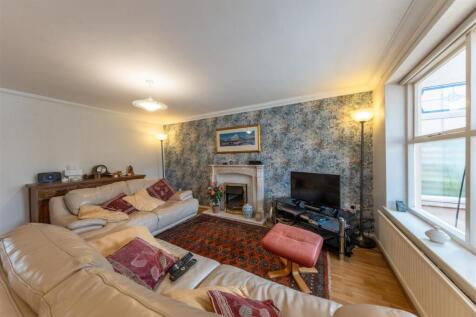 10 Meadow Close-011.jpg