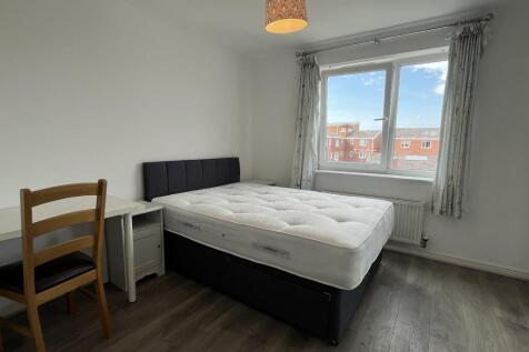 Guide Post Road, Manchester, M13 photo 4