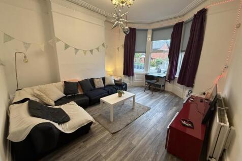 Brook Road, Fallowfield, £148pppw photo 3