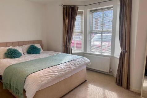 2-bed flat on Regency Court, Newcastle Upon Tyne, £1,187/mo