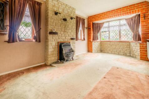 Spacious Lounge
