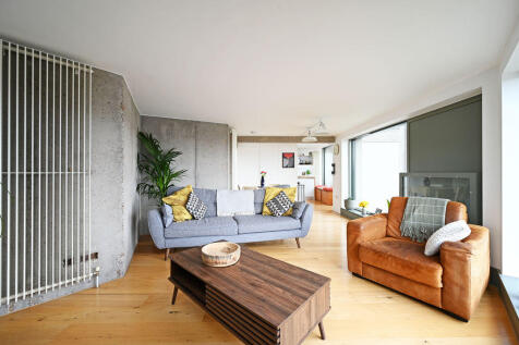 Open Plan Living / Dining 