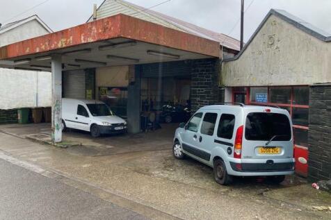 Front Forecourt with Canopy