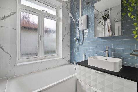 Meade Close, London photo 4