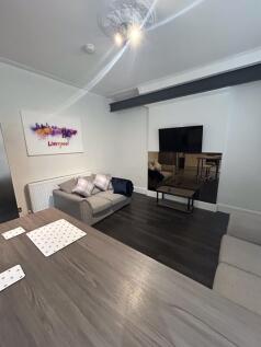 Four bedroom Student House - Garmoyle Road, L15 photo 3