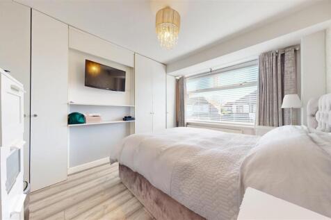 St Georges Avenue Bedroom