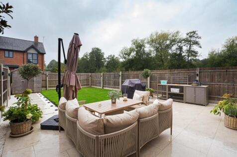 39 Kingswood Green_17.jpg