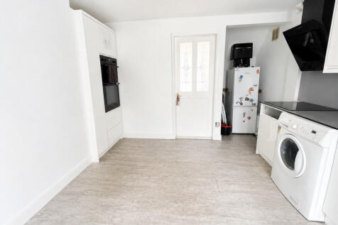37 HH Kitchen