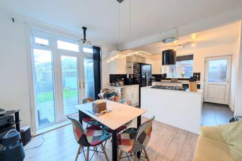 Kitchen-diner view 2