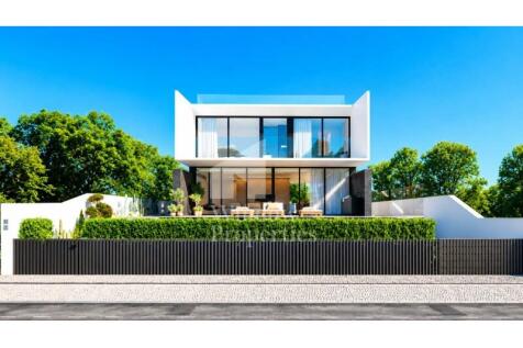 Luxury NEW Villa with 2 Swimming Pools