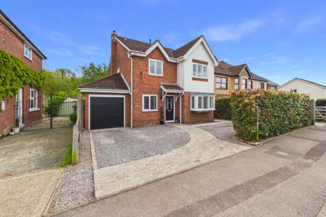 A Beautifully Presented Detached Family Home