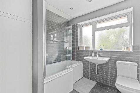 22 The Pastures, HP13 5LZ-1.jpg