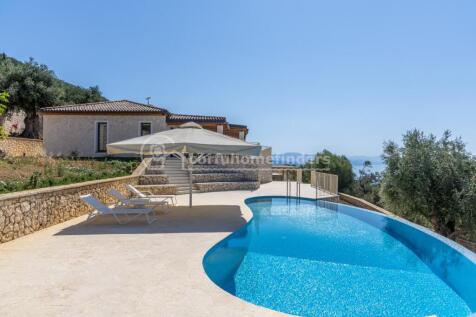 Pool terrace to villa