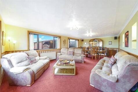 4 bed, 3 bath Detached in Cardiff - Photo 10