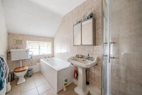 Flat Bathroom