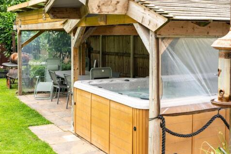 4 Greenwood Rd Lymm-50.jpg