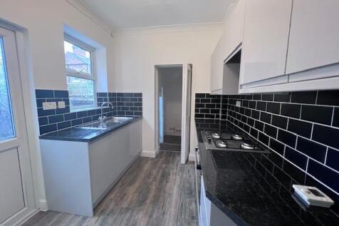 53 Hamilton Road kitchen.jpg