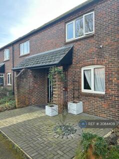2-bed terraced on Sadler Walk, Oxford, OX1, £2,400/mo