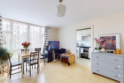 Living Room - For Sale - E16 Barrain London