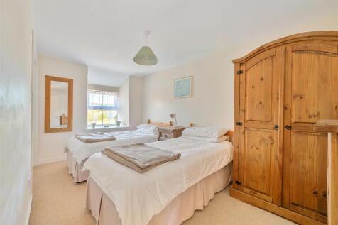 Smallridge Bed 1.jpg