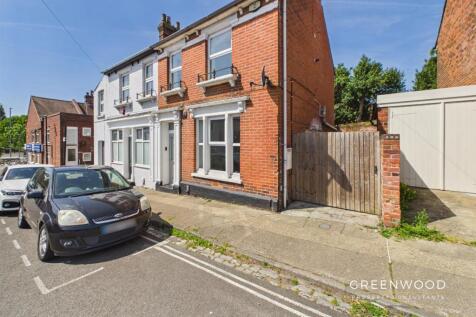 CAM01514G0-PR0208-STILL019.jpg