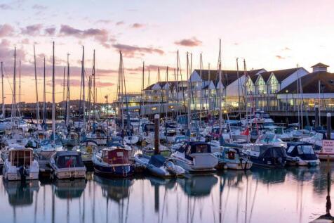 Town Quay harbour.jpg