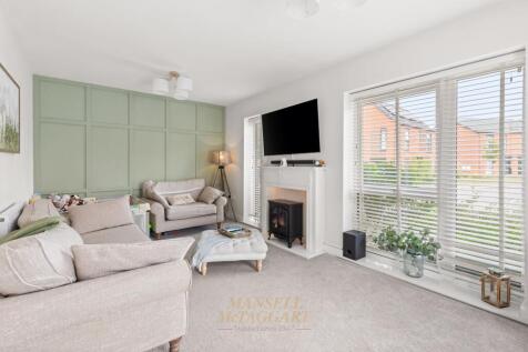 Crawley, RH10 - property photo