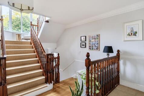 30 St Davids Drive London Road Englefield Green Surrey, TW20 0BA photo 4