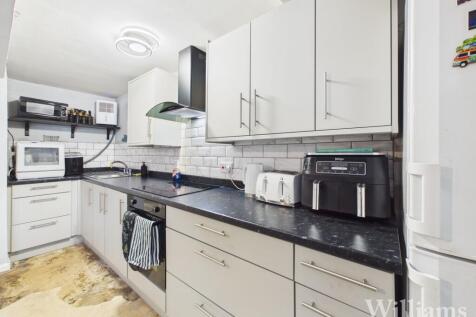 Kitchen/Living Area