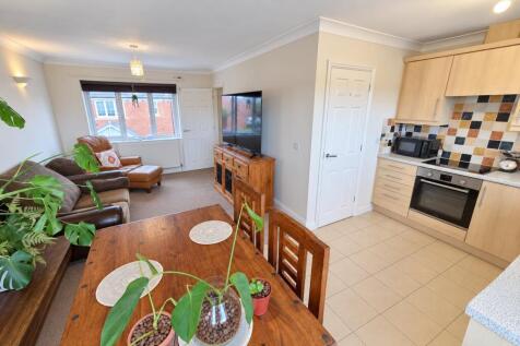 Saviano Way, Bridgwater, Somerset photo 4
