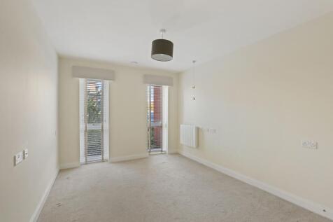 St. Ann Way, Gloucester, Gloucestershire, GL2 5GQ photo 4