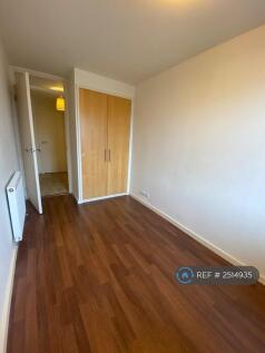 Oaklands Court, Chichester, PO19 photo 5