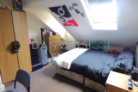 bed 1.jpg