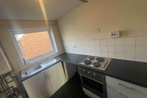 Beaconsfield Court, Leicester Road photo 3