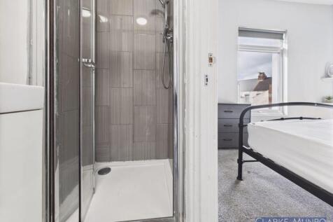 AVAILABLE SEPTEMBER - Lovaine Street, TS1 photo 4