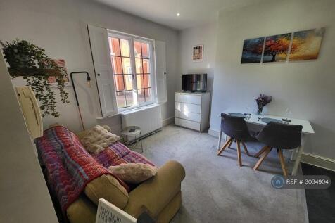 Lounge/ Dining Area