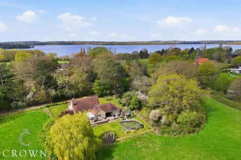 Perfect Setting in surrounding countryside