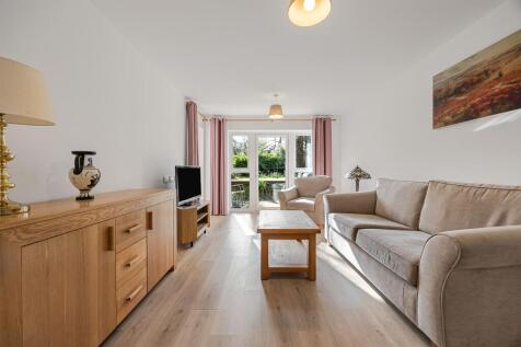 Living/Dining Area