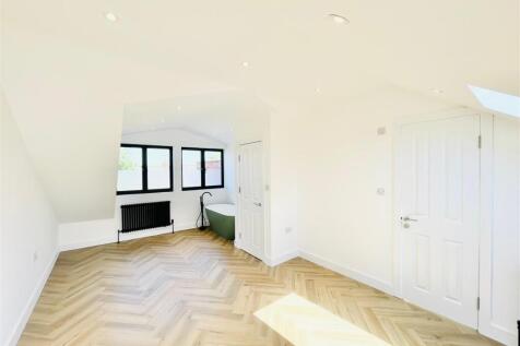 WhatsApp Image 2025-05-01 at 11.29.20.jpeg