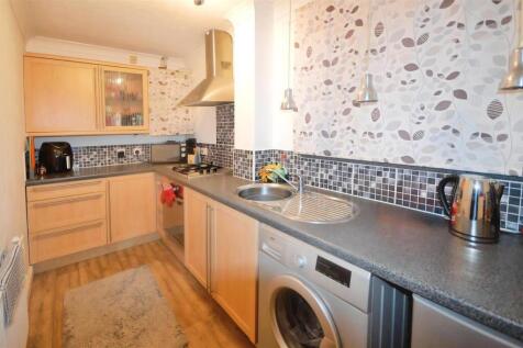 Heathfield Drive, Waterhayes Village photo 4