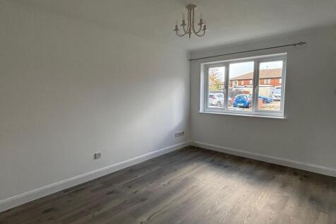 Wakefield Close, Freshbrook, Swindon photo 2