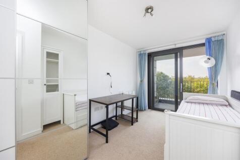 Kingfisher Heights, E16 photo 4