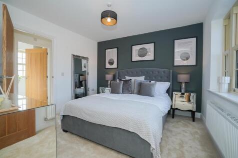 THE DORCEHSTER 1SR FLOOR MASTER.jpg