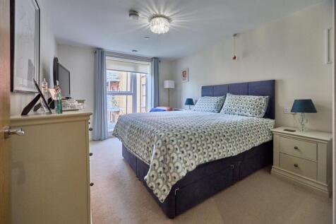 Main Bedroom L Shaped