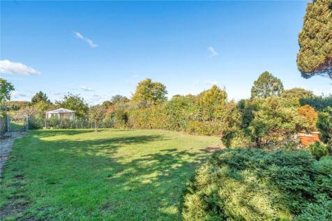 Chalk Lane, East Horsley, Leatherhead, KT24 photo 4