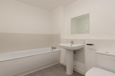 4 bedroom End of Terrace House in Cobblestone Way Cheltenham  photo 5