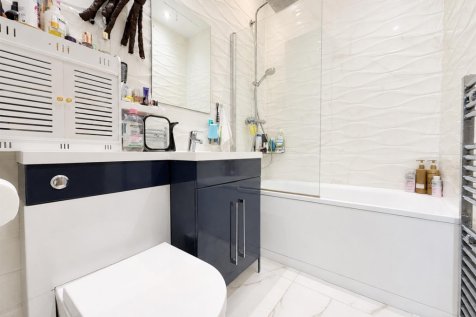 Bathroom/ WC
