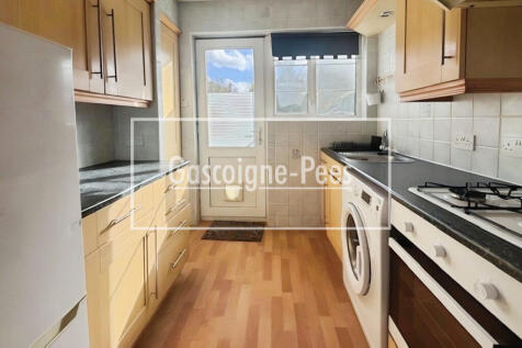 Alberta Avenue, Cheam, Sutton photo 3